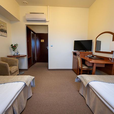 Hotel Szelcow Lesko Eksteriør bilde