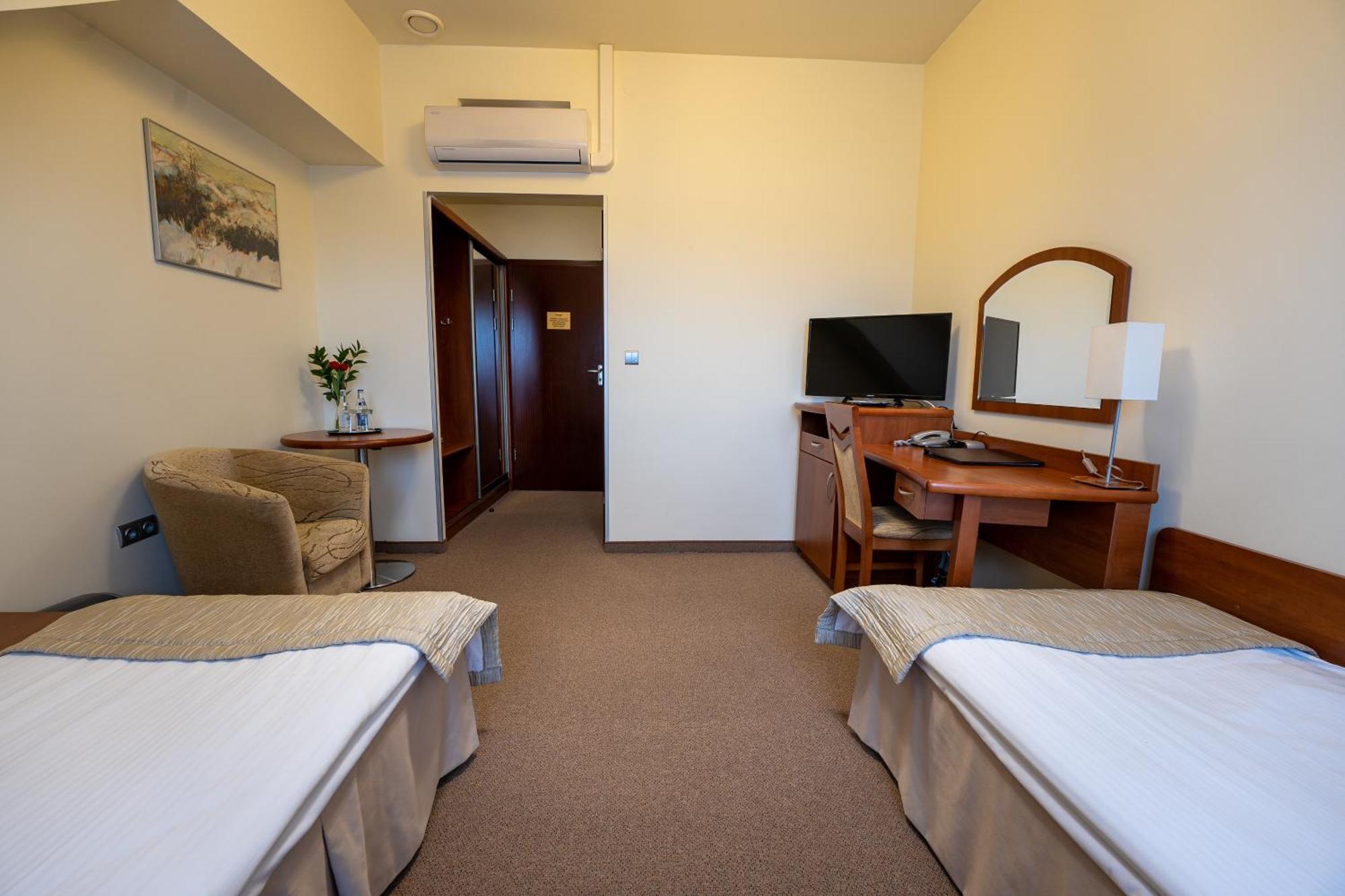 Hotel Szelcow Lesko Eksteriør bilde